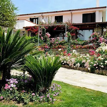 Il Giardino Di Valentina بيت ضيافة Escolca