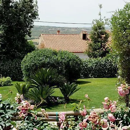Il Giardino Di Valentina بيت ضيافة 2*