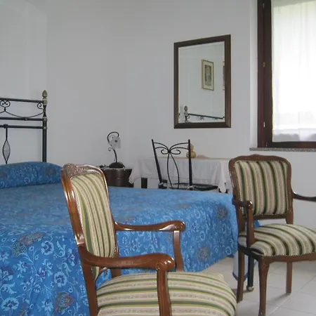 Il Giardino Di Valentina بيت ضيافة 2*